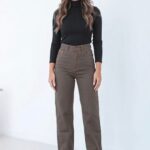 Jeans Mom tiro alto verde militar
